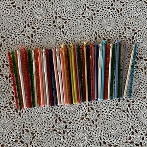 Assortment of 45 plastic Colorful Crochet Hook Set